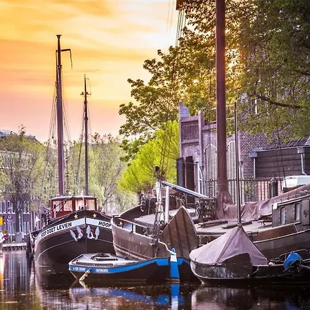 Center With Private Garden And 2 Bicycles Gouda