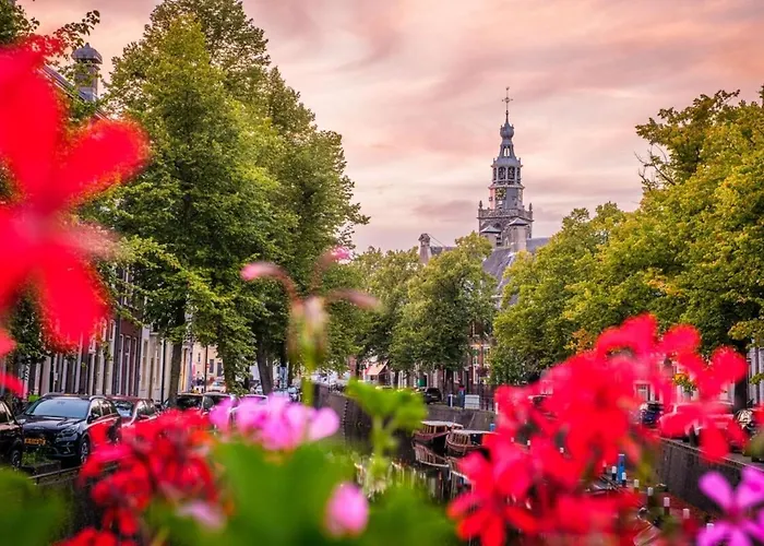 Center With Private Garden And 2 Bicycles דירה *